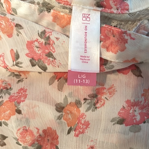 3/$15💟 Womens Cap Sleeve Top Size L - Picture 7 of 8